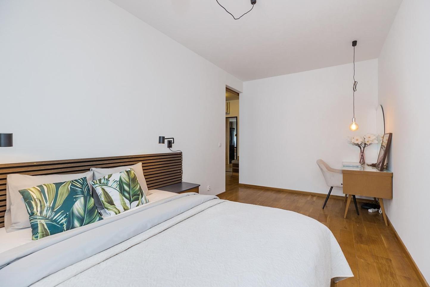 Apartamento Lanciego - Przytulny Z Osobna Sypialna, Balkon, Wi-fi, Natolin, Ursynow *